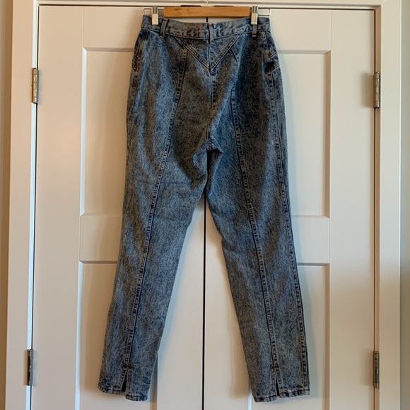 Vintage Chic Acid Wash Denim - Picture 5 of 9